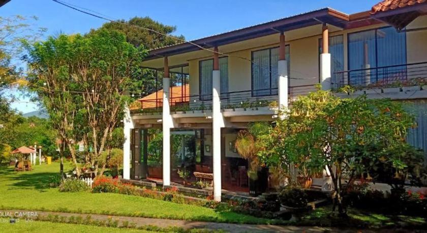 La Oma Hotel Lembang Exterior foto