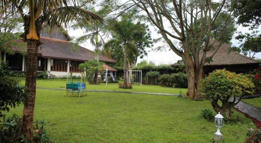 La Oma Hotel Lembang Exterior foto