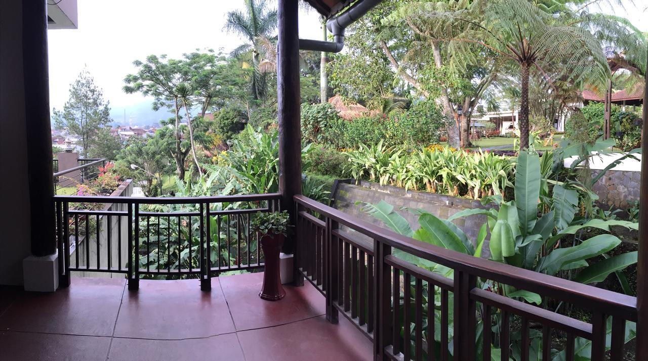 La Oma Hotel Lembang Exterior foto