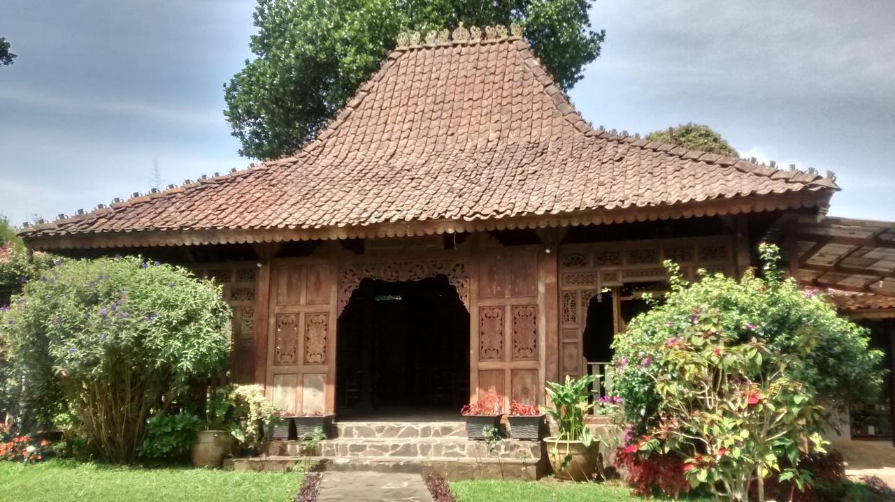 La Oma Hotel Lembang Exterior foto