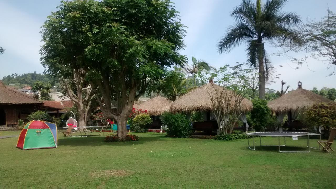 La Oma Hotel Lembang Exterior foto